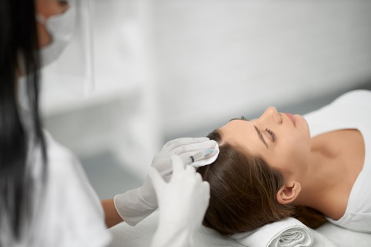 Saç Köklerini Güçlendiren Klinik Uygulamalar